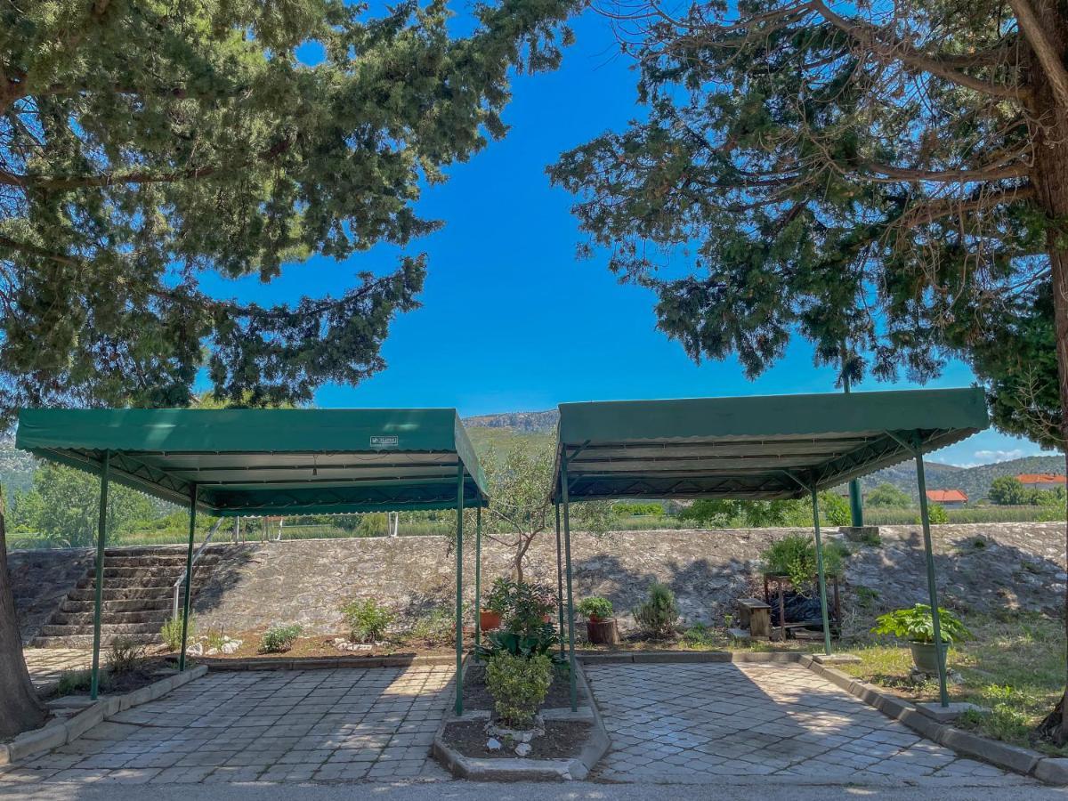 Apartment Bata - 1st Row To The Neretva River *